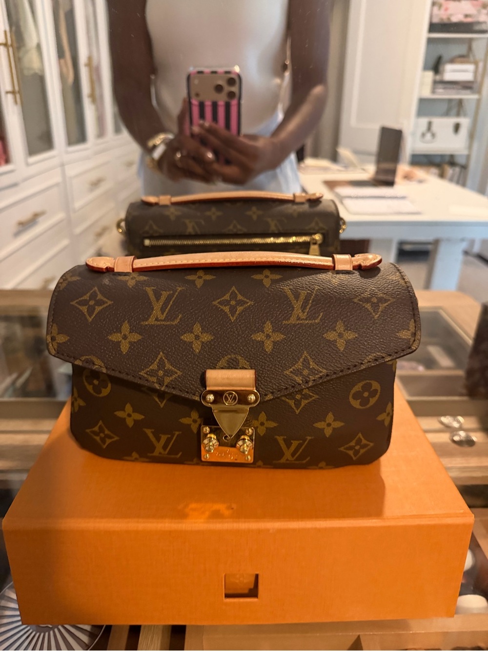 Louis Vuitton Pochette Métis East-West - Picture 2 of 9